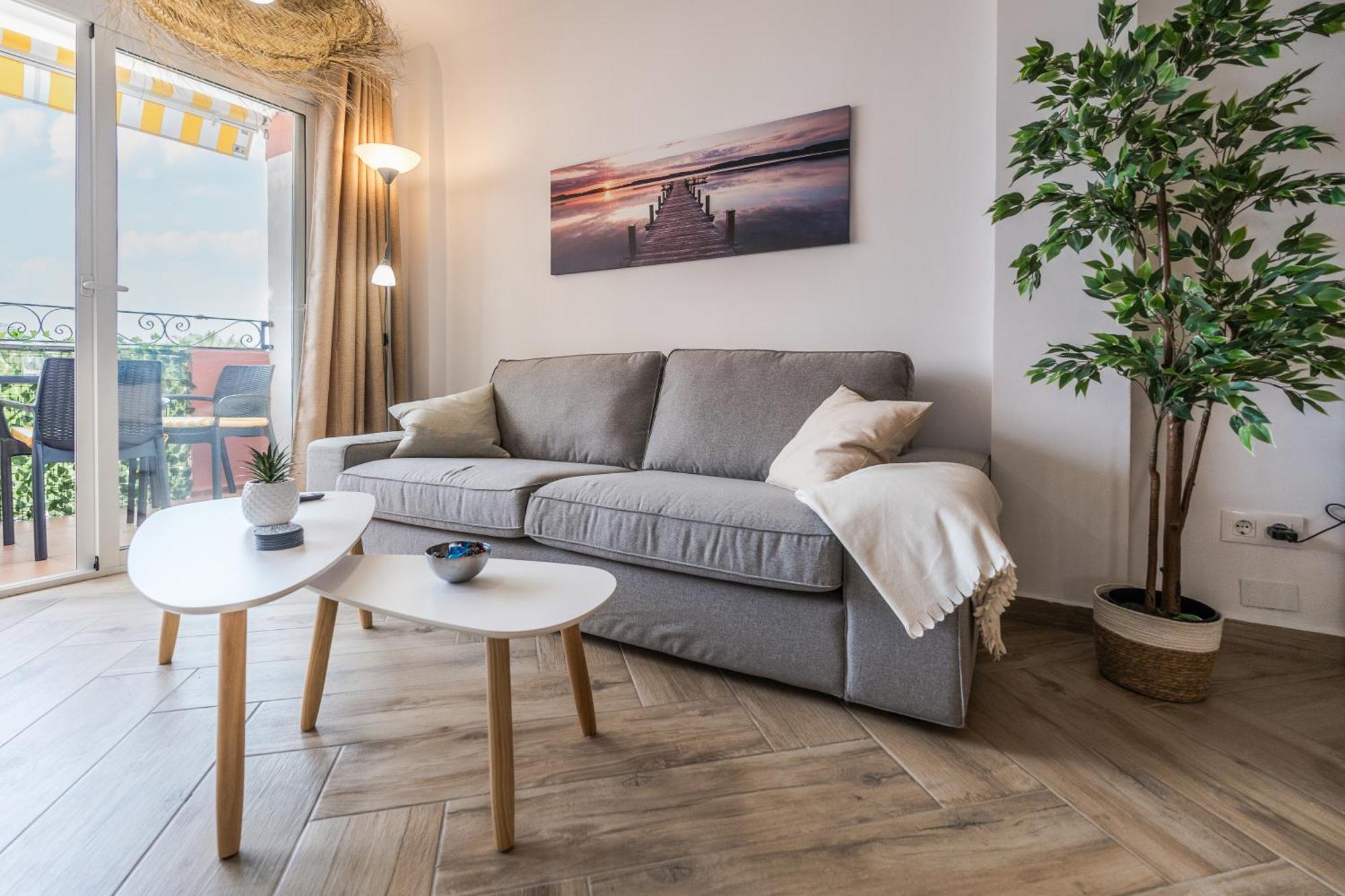 Seaview Apartament Solymar ฮาเวอา ภายนอก รูปภาพ